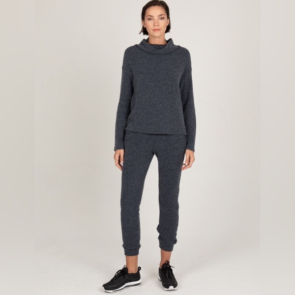 NWT Monrow Thermal Jogger Sweatpants in Inca - Picture 3 of 3